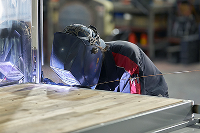 格納ゲート装着工事