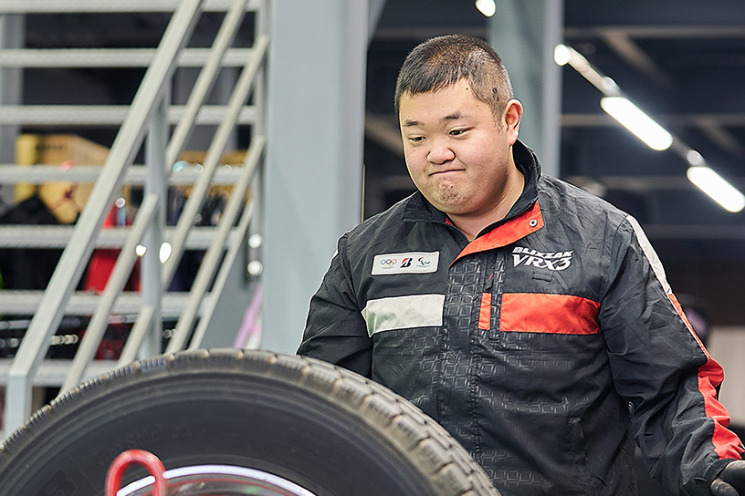 タイヤ販売の仕事-over